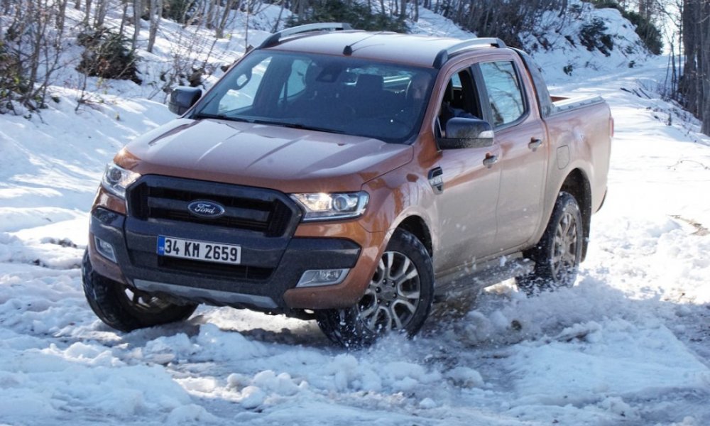 Aracım Yolda Geziyor