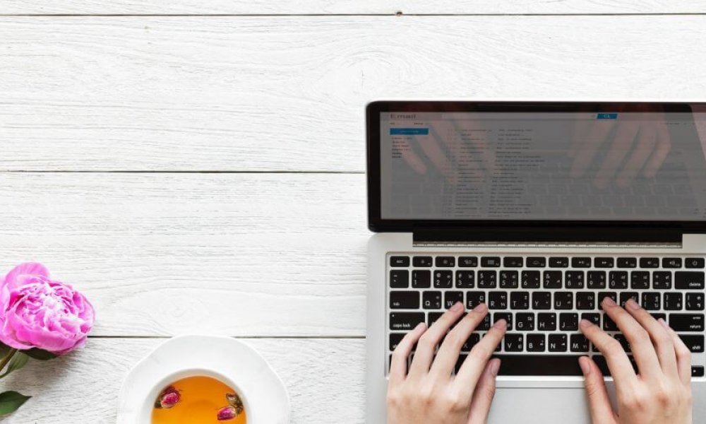 Css Açılır Menü Sliderin Altında Kalıyor