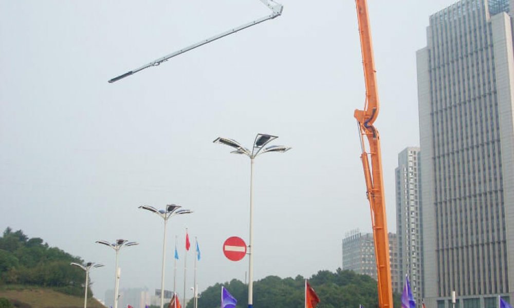 Dünyanın En Büyük Beton Pompası (101 metre)