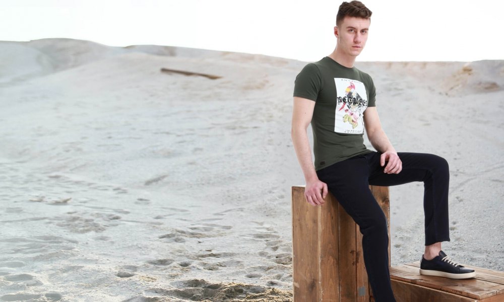 Erkeklerin Olmazsa Olmazı: Erkek Tişört Modelleri