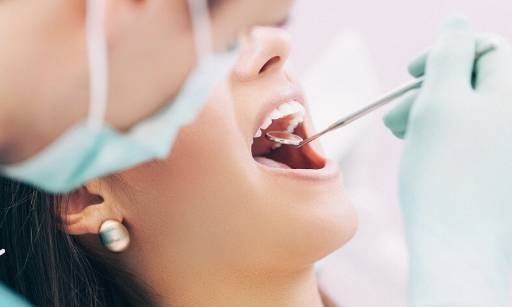 İmplant Nedir ve Nasıl Yapılır? Zararlı mıdır?