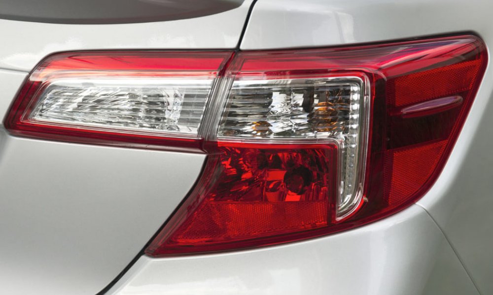 Kırık Stop Lamba Muayeneden Geçer mi?