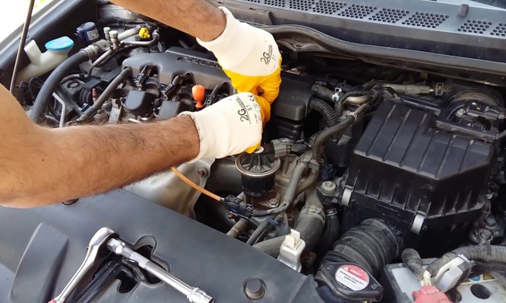 Motor Arıza Lambası Yanarken Muayeneden Geçer Mi?