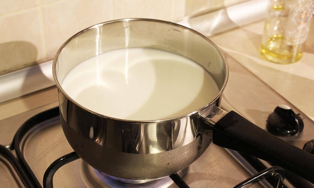 Sütün Taşmaması İçin Ne Yapmalı? Süt Ne Kadar Kaynamalı?