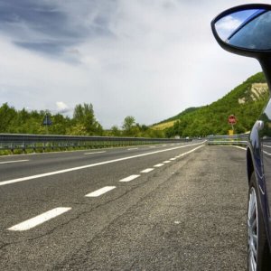 Aracım Yolda Giderken Tekliyor