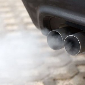 Dizel Araç Sabahları Beyaz Duman Atıyor